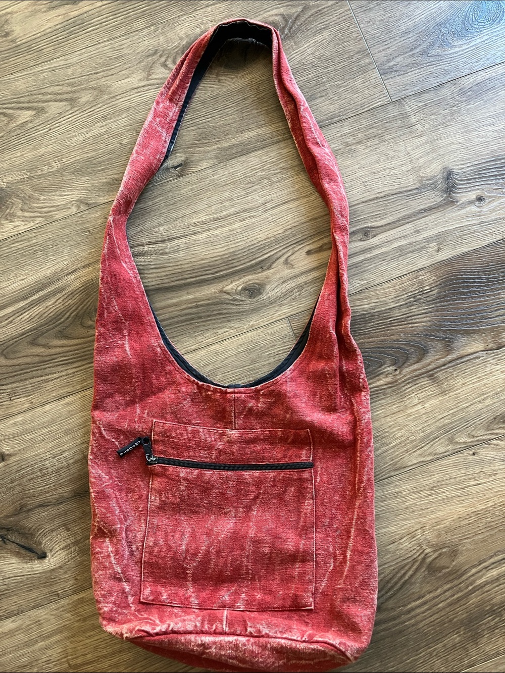 Red Embroidered Boho Shoulder Bag - Picture 2 of 2